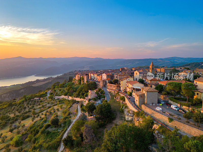 Civitella del Lago，位于翁布里亚的意大利中世纪小镇